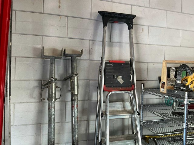Diverse trappen / stempels (5x) - afbeelding 1 van  5