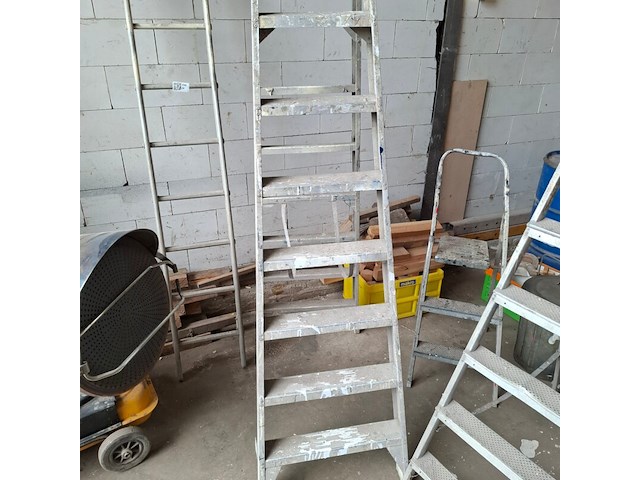 Diverse trappen - afbeelding 4 van  7