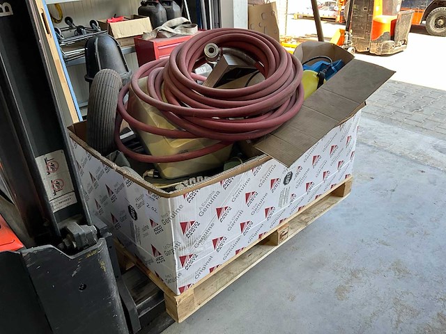 Diverse tuingereedschap - afbeelding 1 van  12