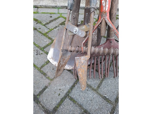 Diverse tuingereedschap - afbeelding 2 van  7