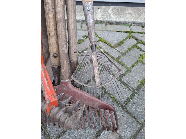 Diverse tuingereedschap - afbeelding 4 van  7