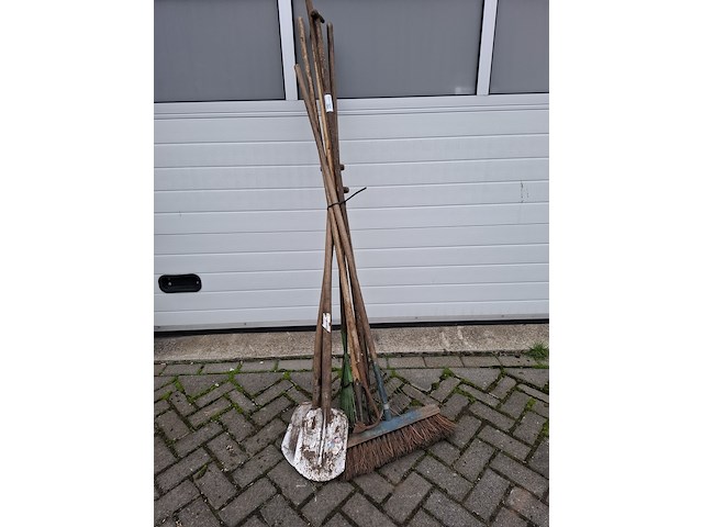Diverse tuingereedschap - afbeelding 1 van  5
