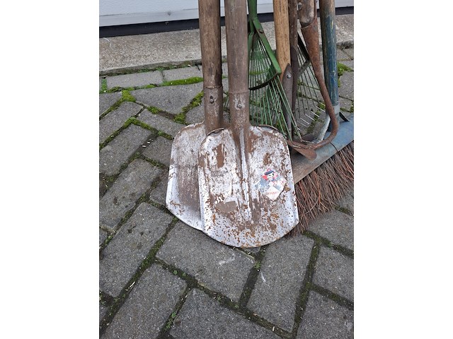 Diverse tuingereedschap - afbeelding 2 van  5