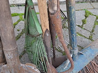 Diverse tuingereedschap - afbeelding 4 van  5