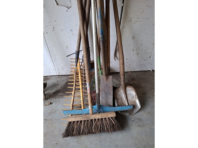 Diverse tuingereedschap - afbeelding 2 van  5