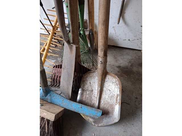 Diverse tuingereedschap - afbeelding 3 van  5