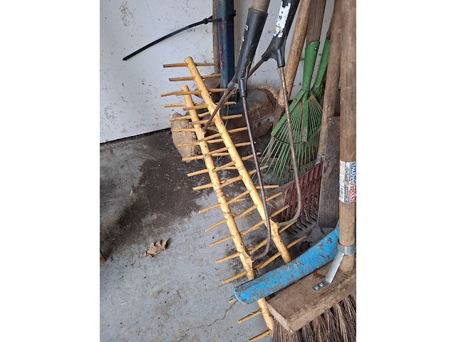 Diverse tuingereedschap - afbeelding 4 van  5