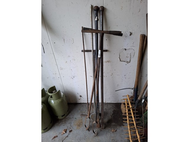 Diverse tuingereedschap - afbeelding 1 van  3