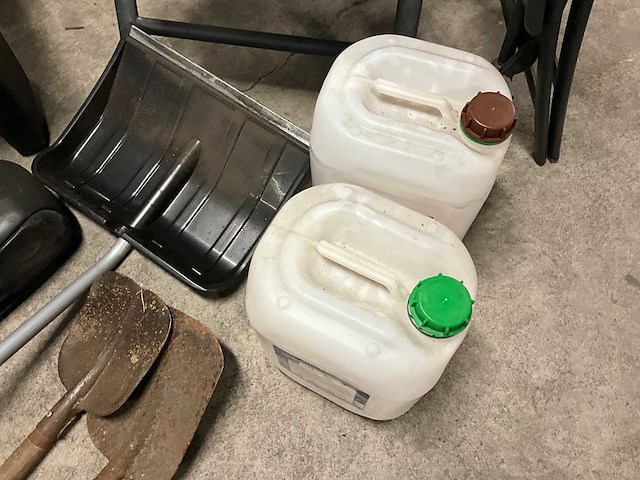 Diverse (tuin)gereedschappen en toebehoren - afbeelding 5 van  9