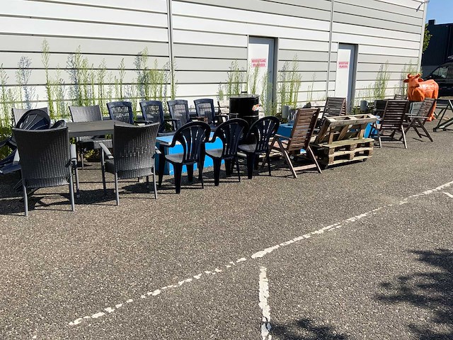 Diverse tuinmeubelen - afbeelding 22 van  28