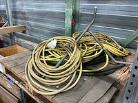 Diverse tuinslangen met sproeier - afbeelding 1 van  8