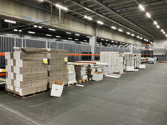 Diverse tulpendozen/deksels/kokers (9110x) - afbeelding 1 van  12