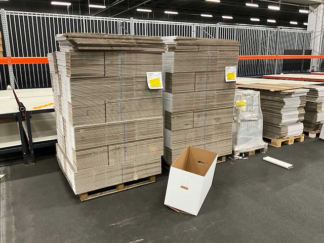 Diverse tulpendozen/deksels/kokers (9110x) - afbeelding 5 van  12