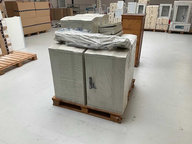 Diverse uriarte industriële behuizingen (7x) - afbeelding 2 van  6