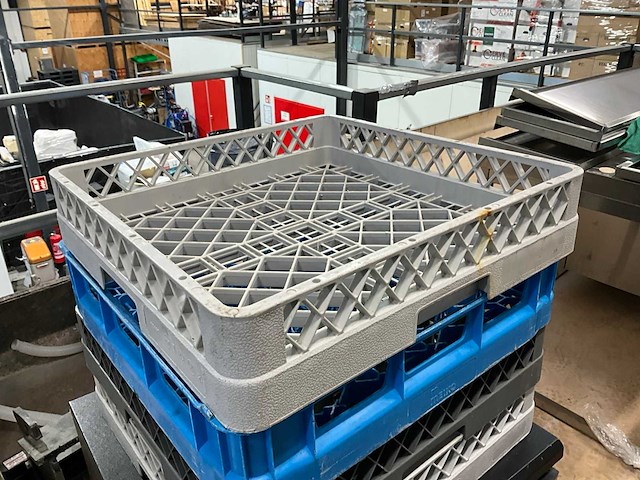 Diverse vaatwaskorven en vaatwasmanden - afbeelding 5 van  9