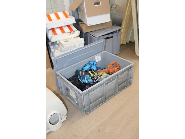 Diverse valbeveiliging in krat w.o. tracel. - afbeelding 2 van  3