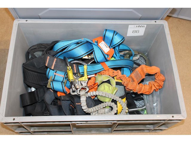 Diverse valbeveiliging in krat w.o. tracel. - afbeelding 3 van  3