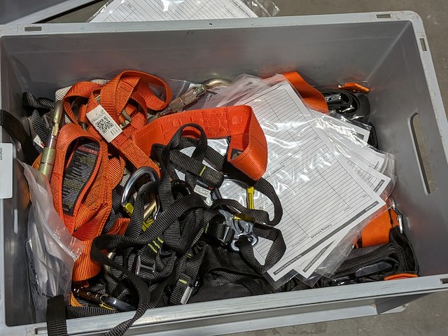 Diverse valbeveiliging uitrusting, o.a. edelrid, pensafe - afbeelding 3 van  13