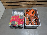 Diverse valbeveiliging uitrusting, o.a. edelrid, pensafe