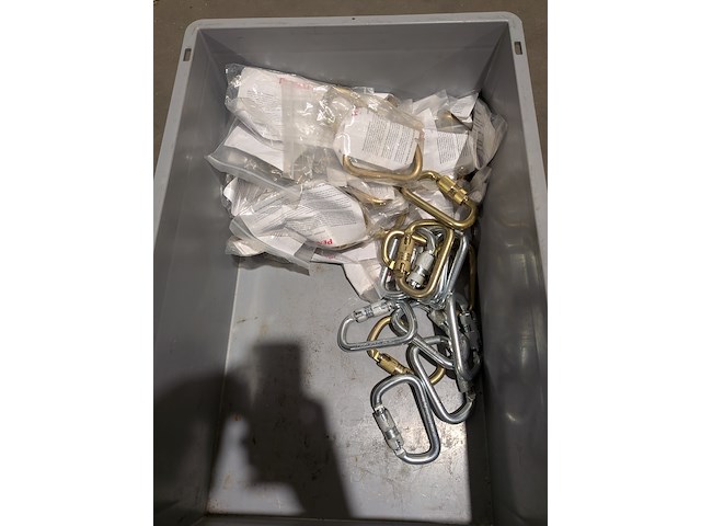 Diverse valbeveiliging uitrusting, o.a. edelrid, pensafe - afbeelding 11 van  13