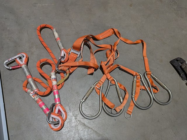 Diverse valbeveiliging uitrusting, o.a. edelrid, pensafe - afbeelding 13 van  13