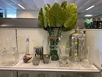 Diverse vazen en decoratie - afbeelding 8 van  11