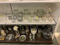 Diverse vazen en decoratie - afbeelding 9 van  11
