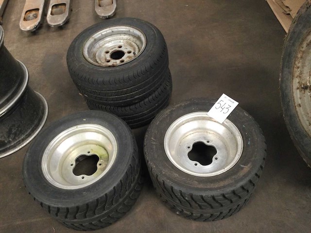 Diverse velg met band (4x) - afbeelding 1 van  2