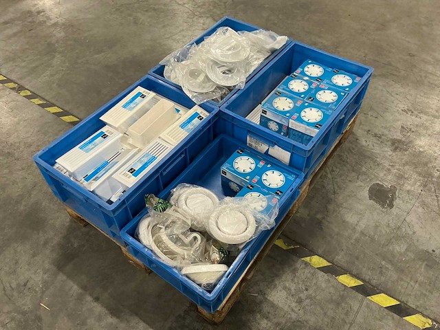 Diverse ventilatieonderdelen - afbeelding 1 van  9