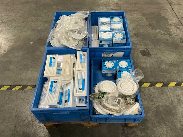 Diverse ventilatieonderdelen - afbeelding 2 van  9