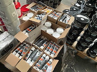 Diverse verf & spachtel - afbeelding 1 van  8