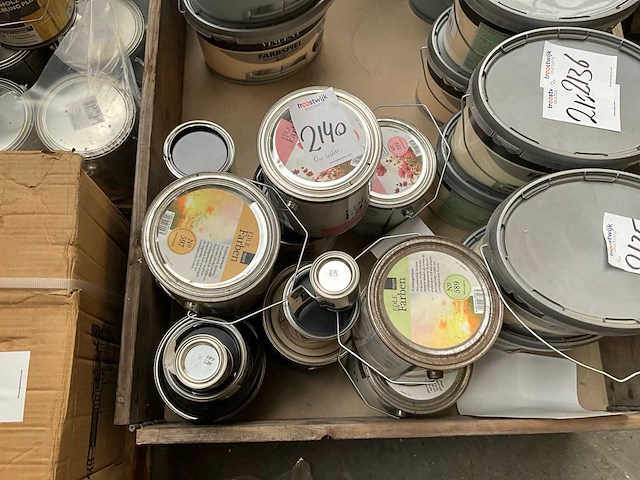 Diverse verf - afbeelding 1 van  3