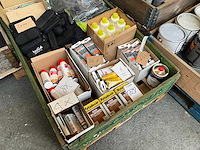 Diverse verf - afbeelding 1 van  8