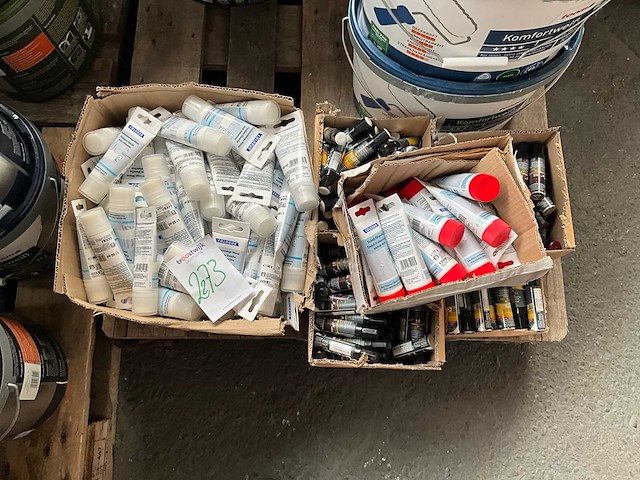 Diverse verf - afbeelding 1 van  9