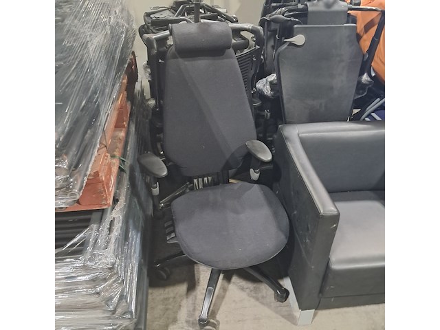 Diverse vergader- en bureaustoelen, o.a klöber - afbeelding 7 van  9