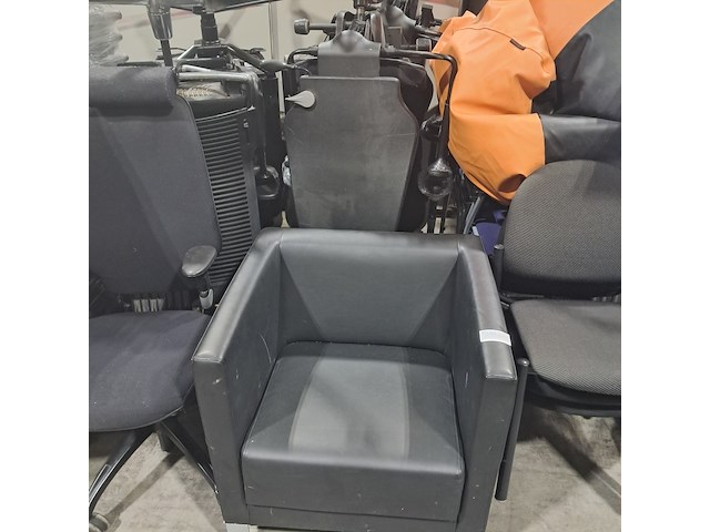 Diverse vergader- en bureaustoelen, o.a klöber - afbeelding 8 van  9