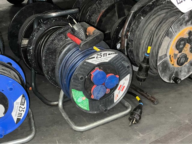 Diverse verlengkabel op haspel (9x) - afbeelding 4 van  8