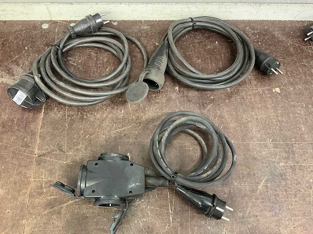 Diverse verlengkabels (3x) - afbeelding 1 van  4