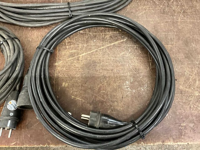 Diverse verlengkabels (3x) - afbeelding 2 van  3