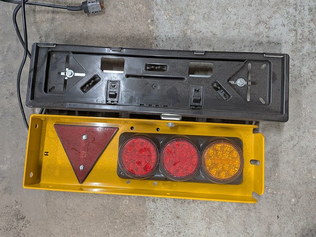 Diverse verlichting en bekabeling - afbeelding 5 van  11