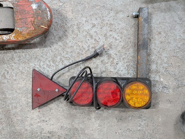 Diverse verlichting en bekabeling - afbeelding 6 van  11