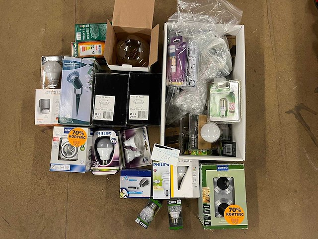 Diverse verlichtingen w.o. philips, calex (50x) - afbeelding 1 van  6