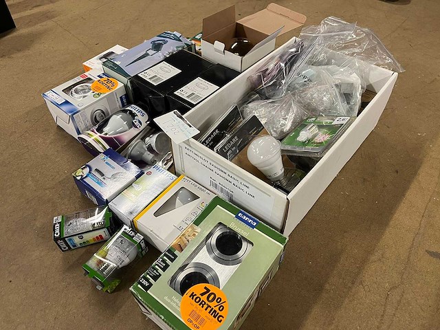 Diverse verlichtingen w.o. philips, calex (50x) - afbeelding 2 van  6