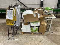 Diverse verpakkings -en inpakmaterialen - afbeelding 1 van  7