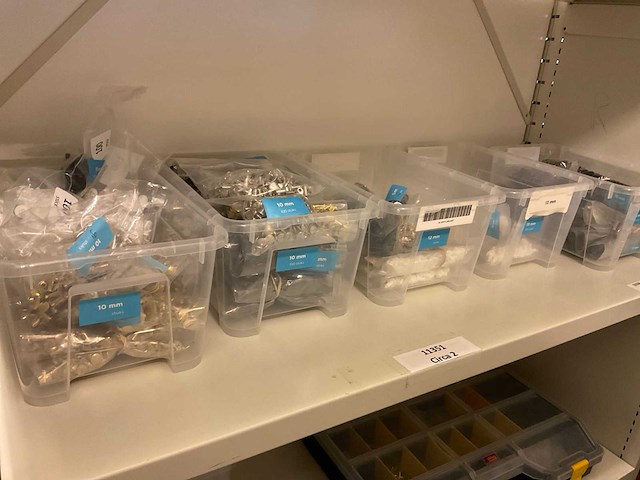 Diverse verpakkings materialen, doppen - afbeelding 20 van  22