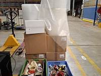 Diverse verpakkingsmateriaal en toebehoren - afbeelding 1 van  9
