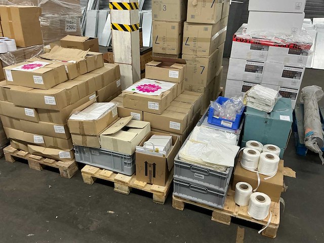 Diverse verpakkingsmaterialen - afbeelding 1 van  5