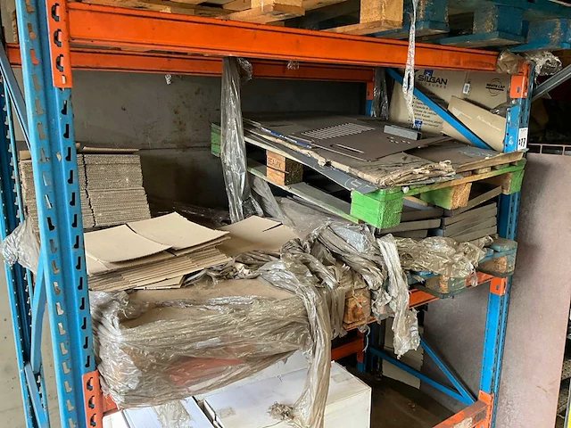 Diverse verpakkingsmaterialen - afbeelding 2 van  3