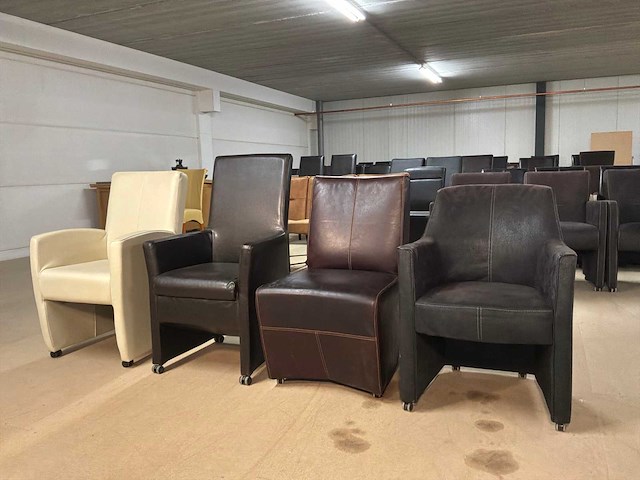 Diverse verrijdbare eetkamerstoelen (4x) - afbeelding 1 van  9