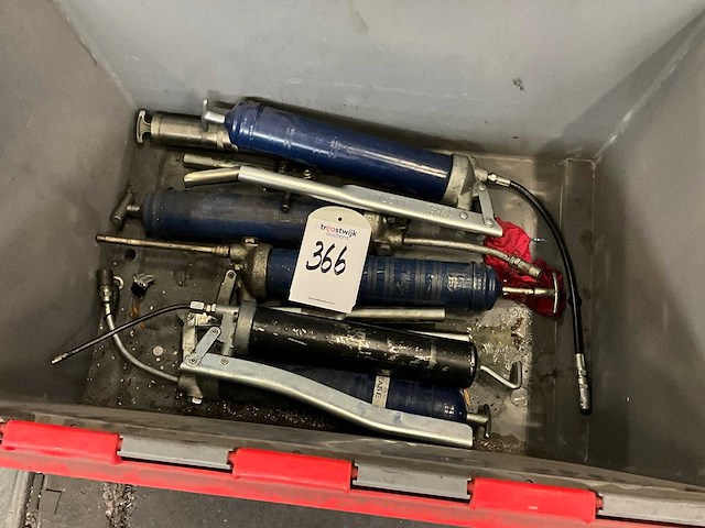 Diverse vetspuiten (5x) - afbeelding 1 van  2